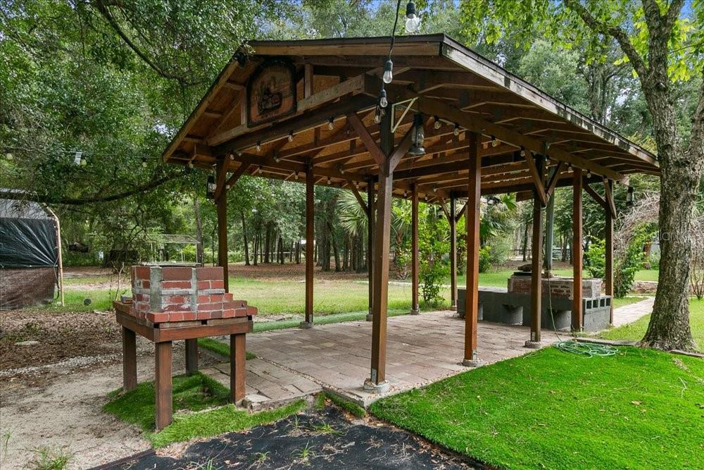 PONKAN PINES - Residential