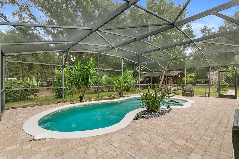 PONKAN PINES - Residential