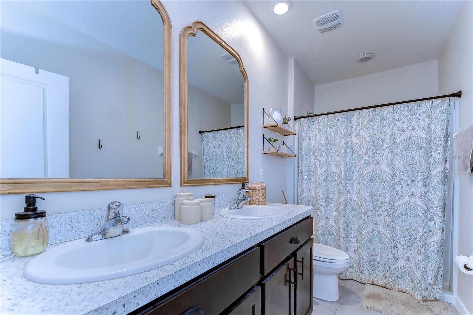 ASHBERRY VILLAGE PH 1 - Residential