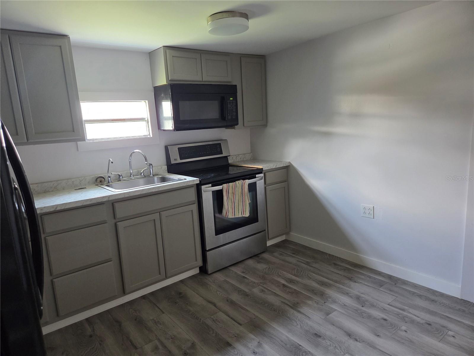 FLORIDA TRAILER ESTATES FOURTH ADD - Residential Lease