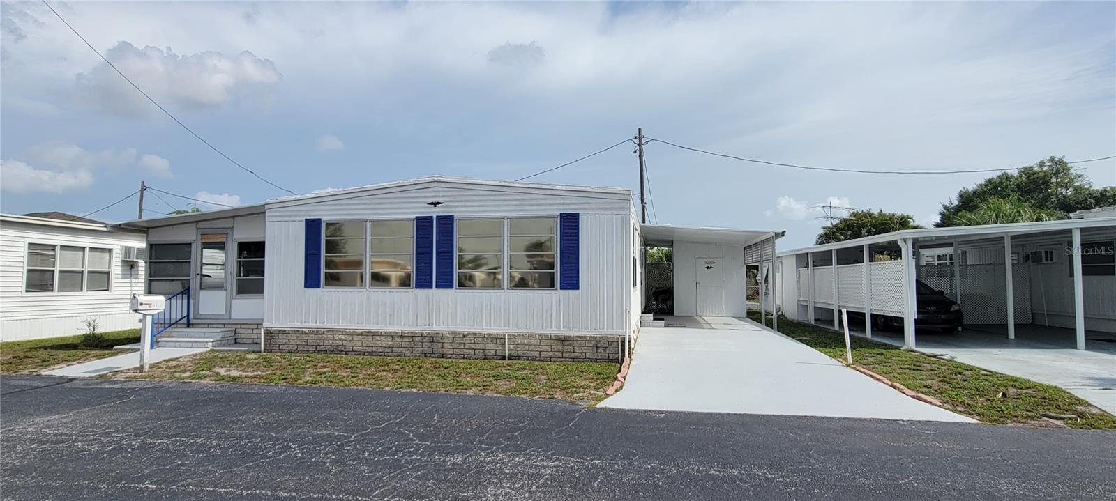 SUNCOAST MANOR M/H PARK UNREC - Residential