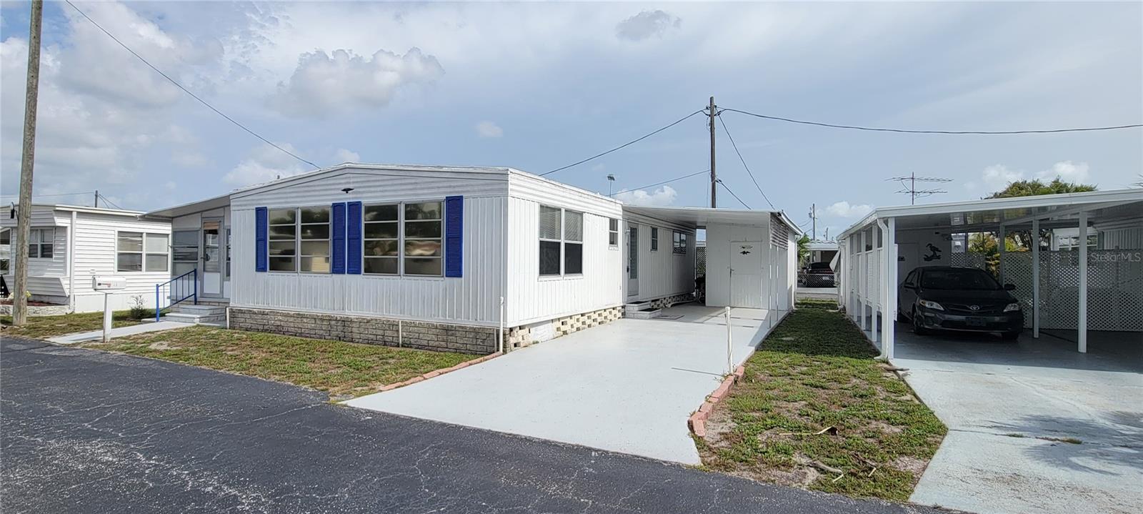 SUNCOAST MANOR M/H PARK UNREC - Residential