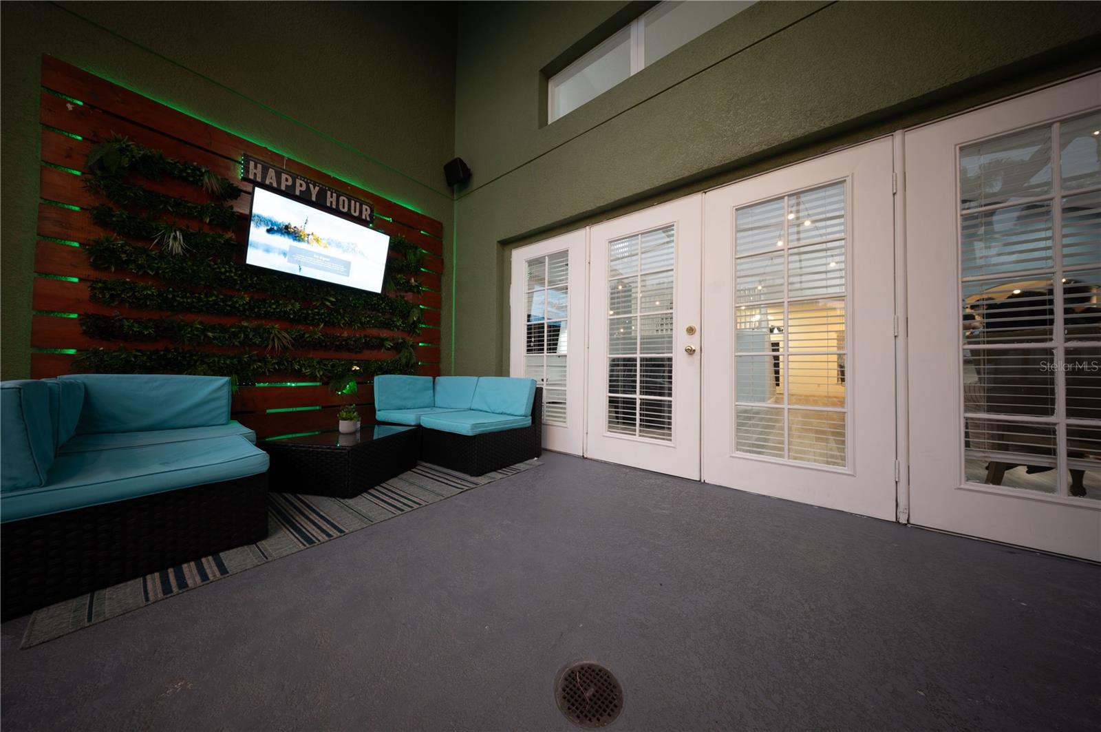 WYNDHAM POINTE - Residential