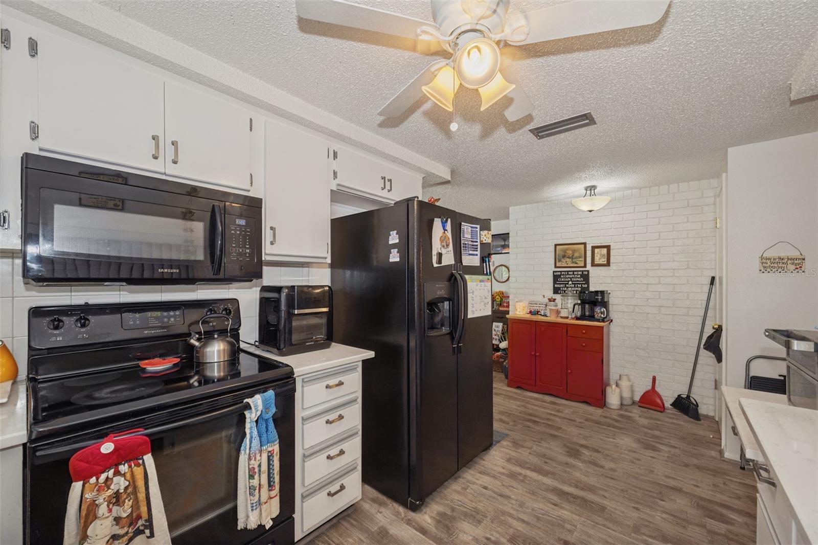 BEACON WOODS VILLAGE - Residential
