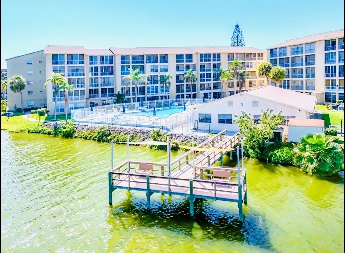 BAYSHORE ON THE LAKE APTS II SEC 3 - Residential