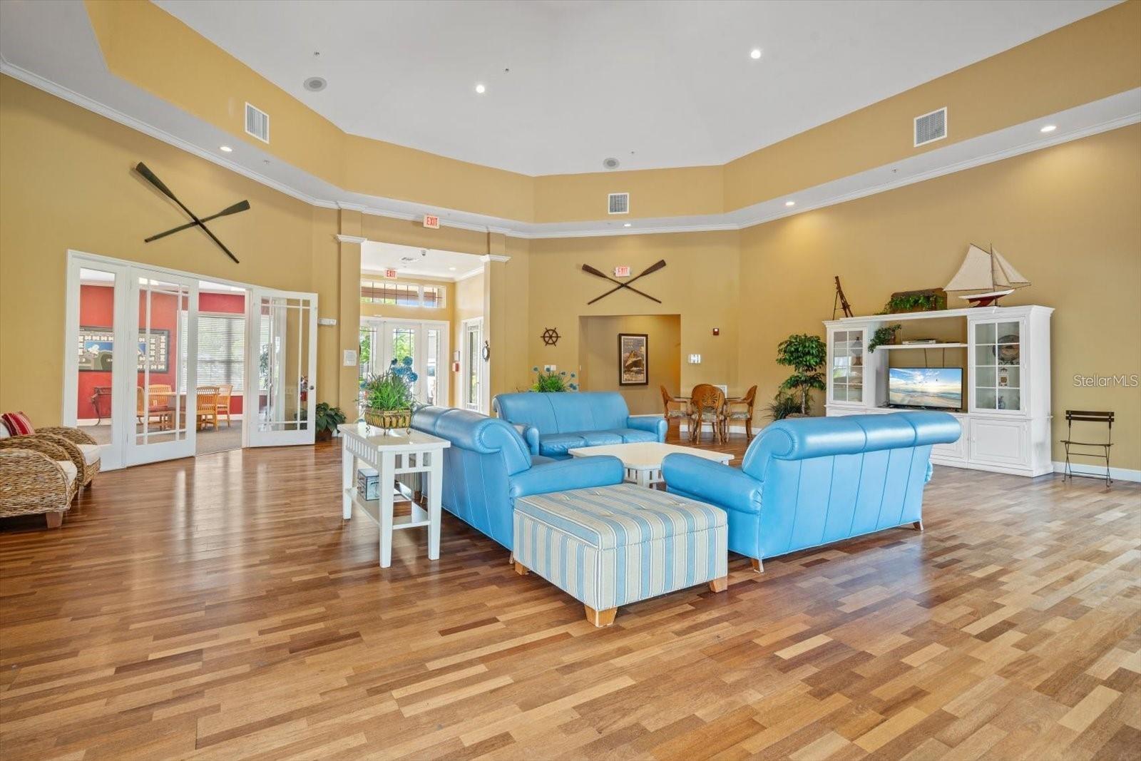 ADMIRALS WALK - Residential