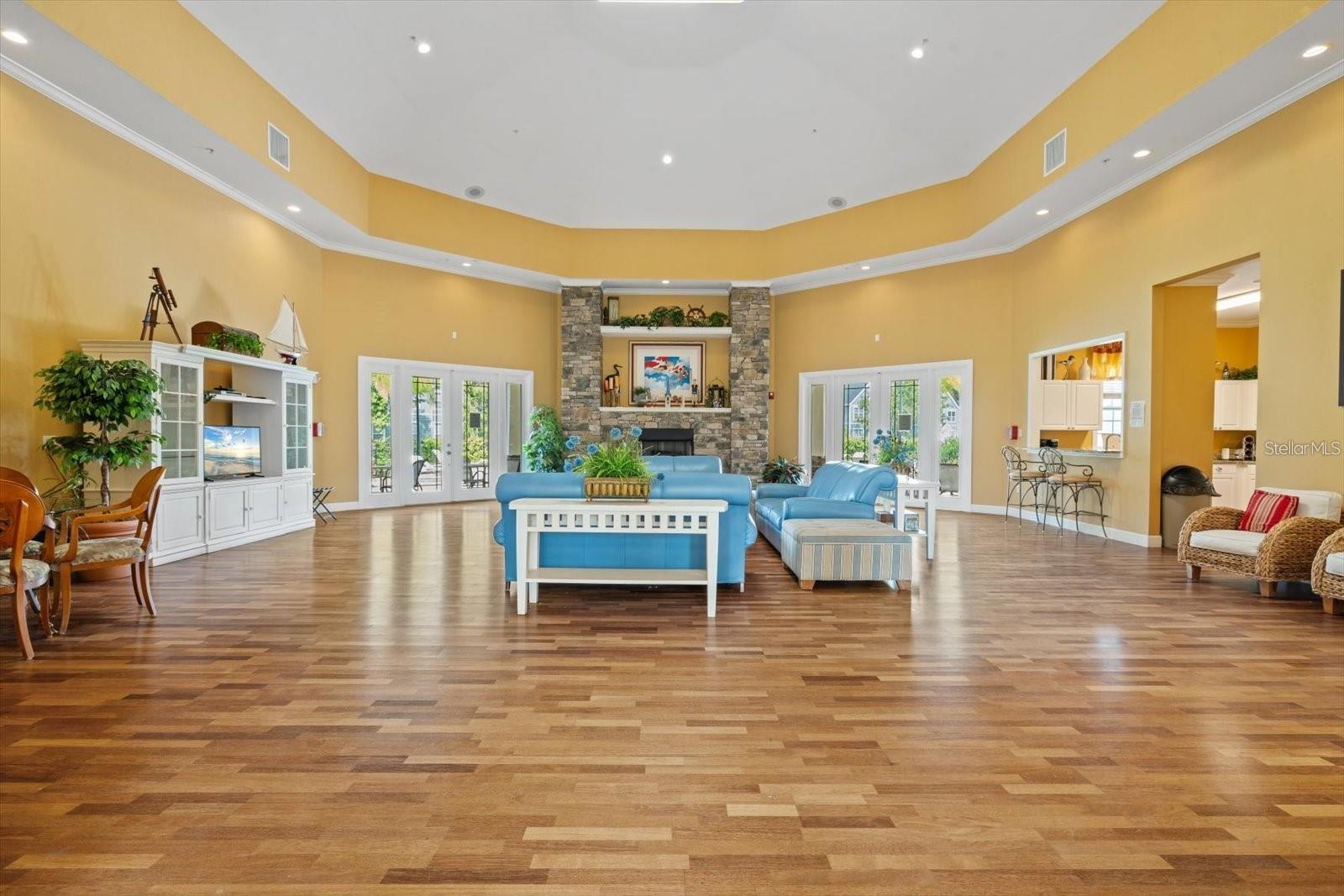 ADMIRALS WALK - Residential