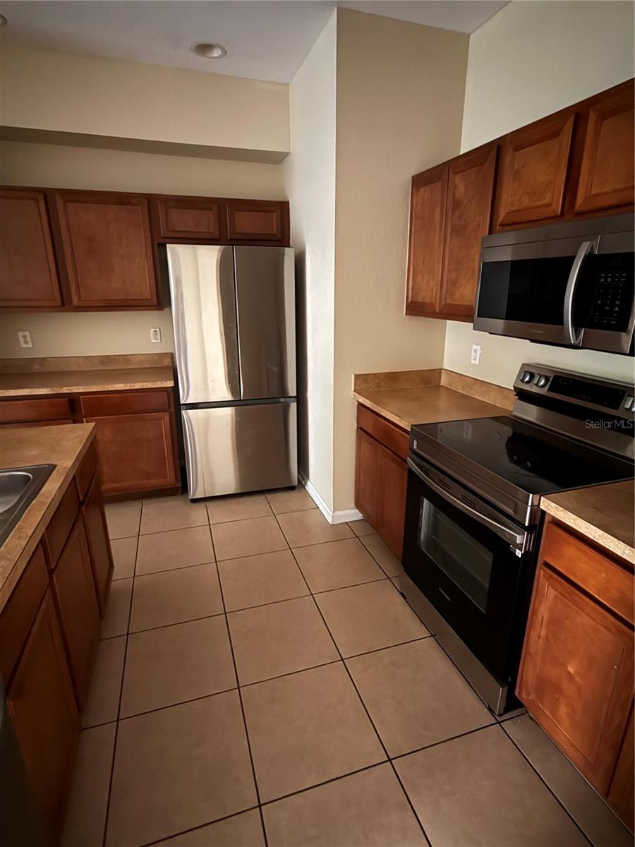 TOWNHOMES OF FLORA RIDGE PH 2 - Residential Lease