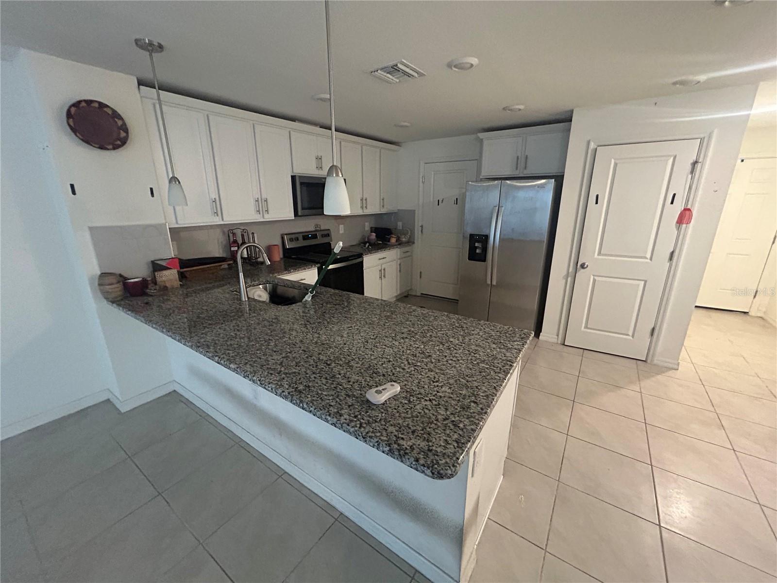BAYSHORE COMMONS - Residential