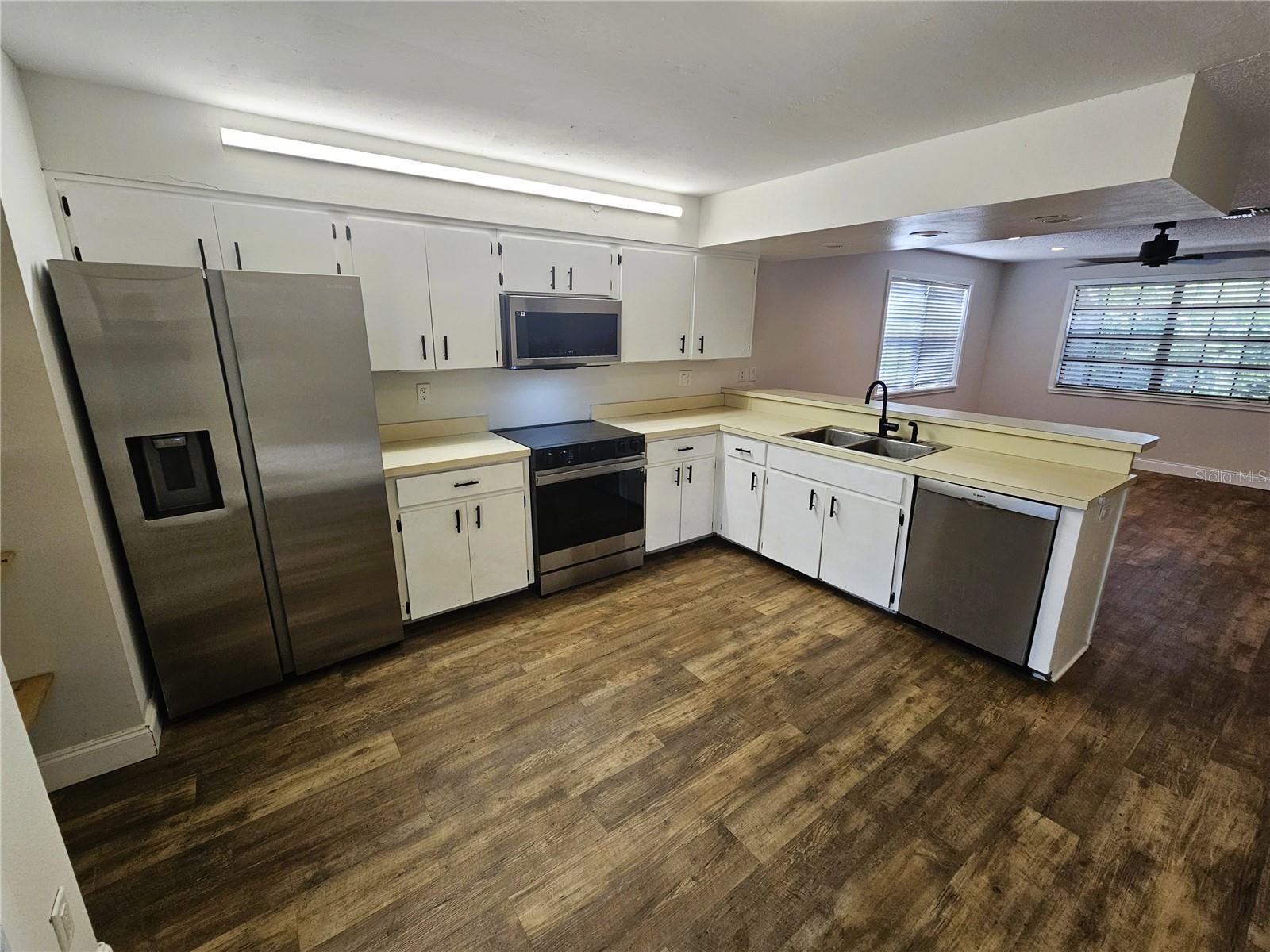 SAFETY HARBOR HEIGHTS SUB - Residential Lease