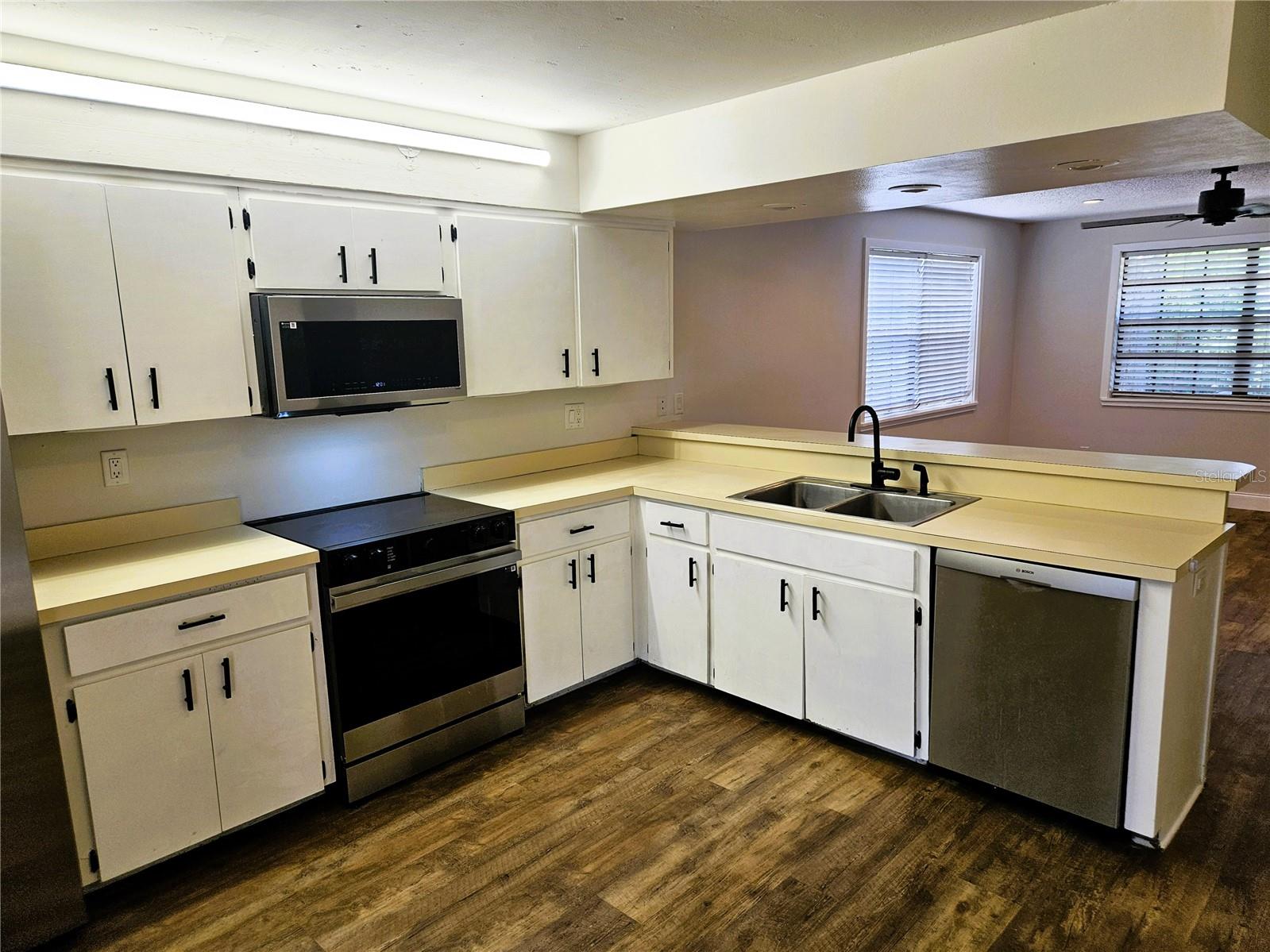 SAFETY HARBOR HEIGHTS SUB - Residential Lease