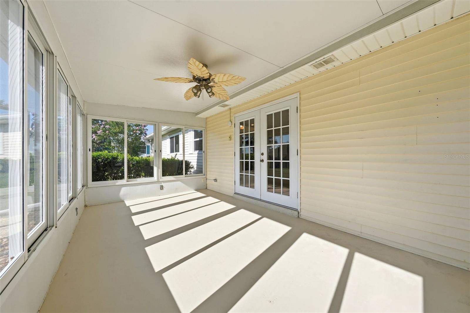 PALM CAY - Residential
