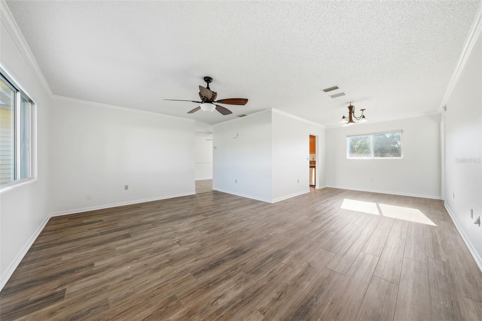 PALM CAY - Residential