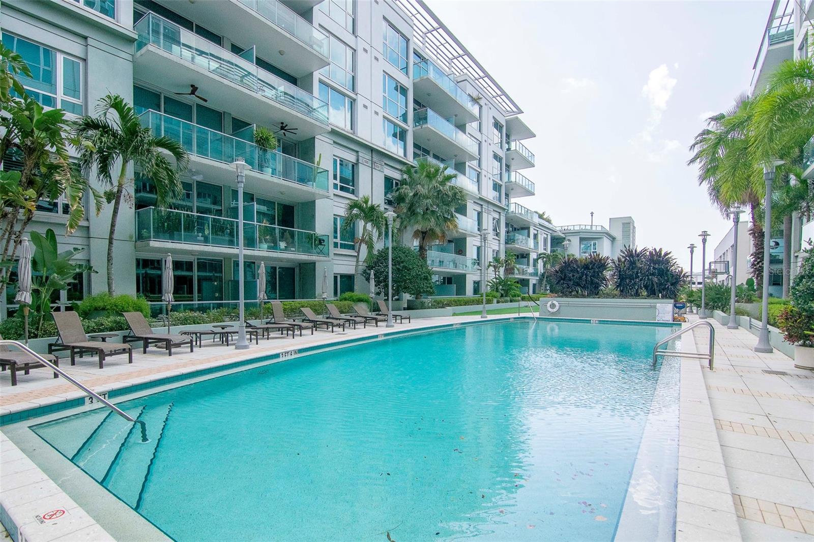 THE PLACE AT CHANNELSIDE A CON - Residential