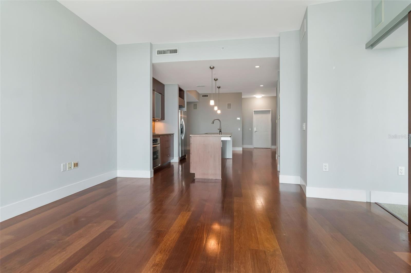 THE PLACE AT CHANNELSIDE A CON - Residential