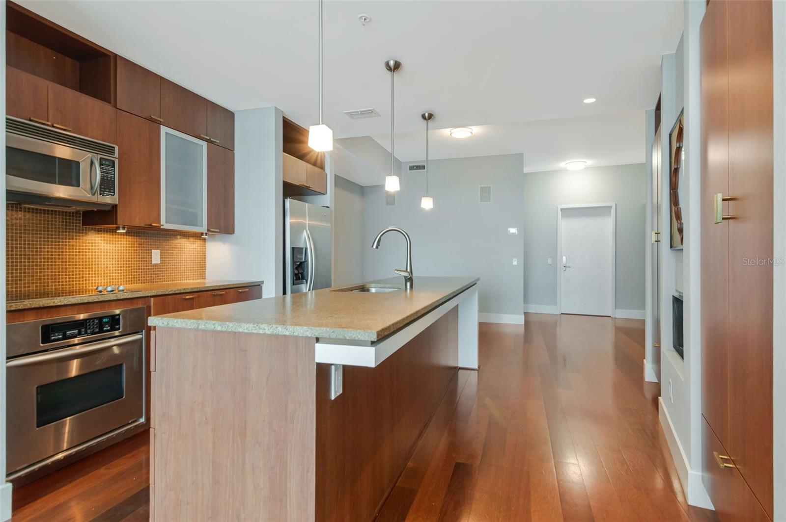 THE PLACE AT CHANNELSIDE A CON - Residential