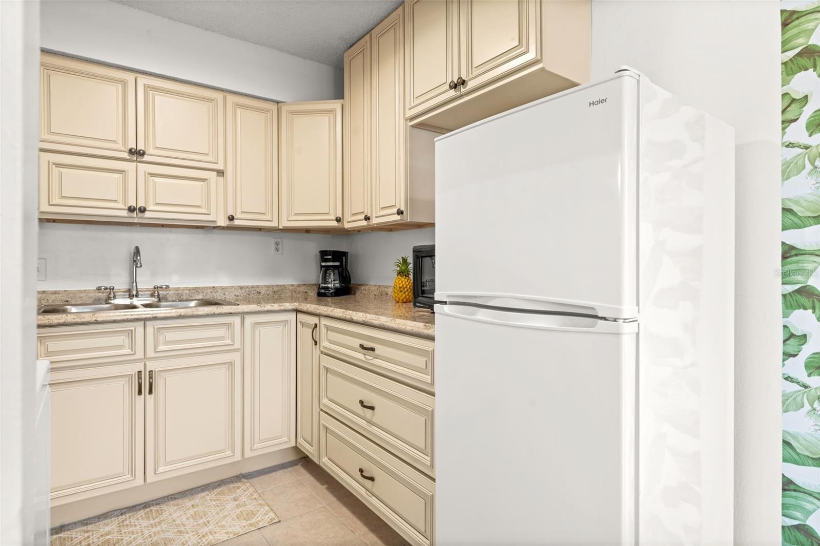 WOODSIDE VILLAGE CONDO - Residential Lease