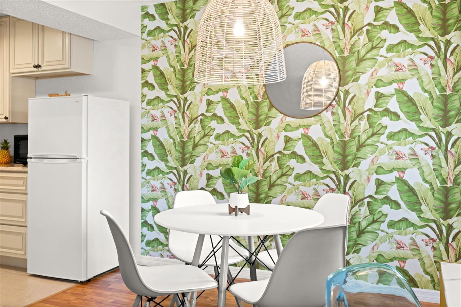 WOODSIDE VILLAGE CONDO - Residential Lease