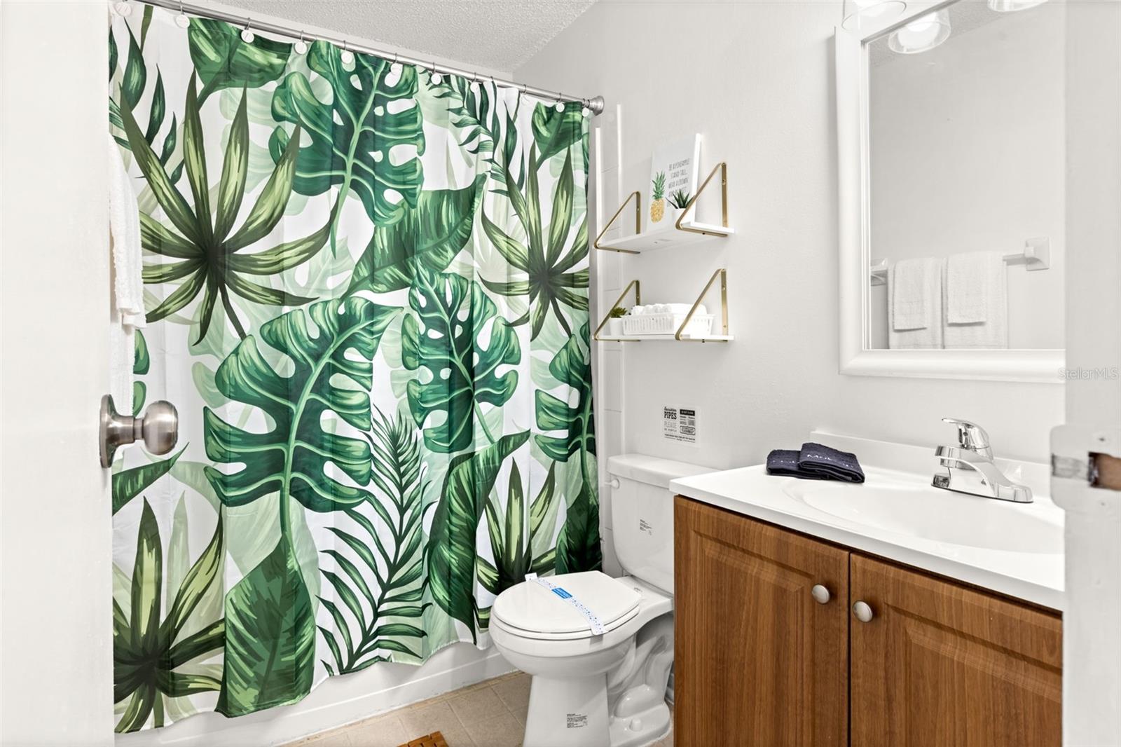 WOODSIDE VILLAGE CONDO - Residential Lease