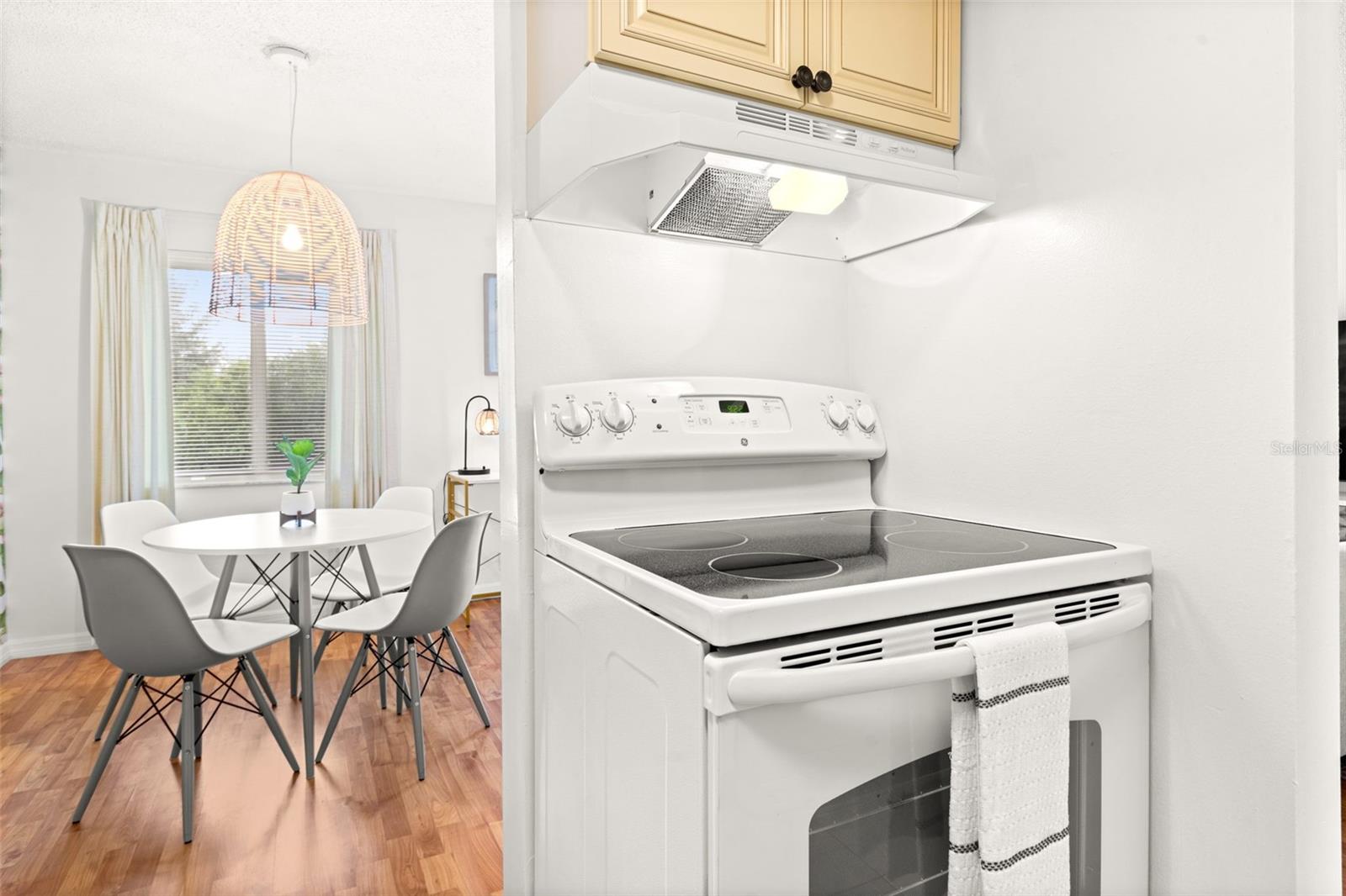 WOODSIDE VILLAGE CONDO - Residential Lease