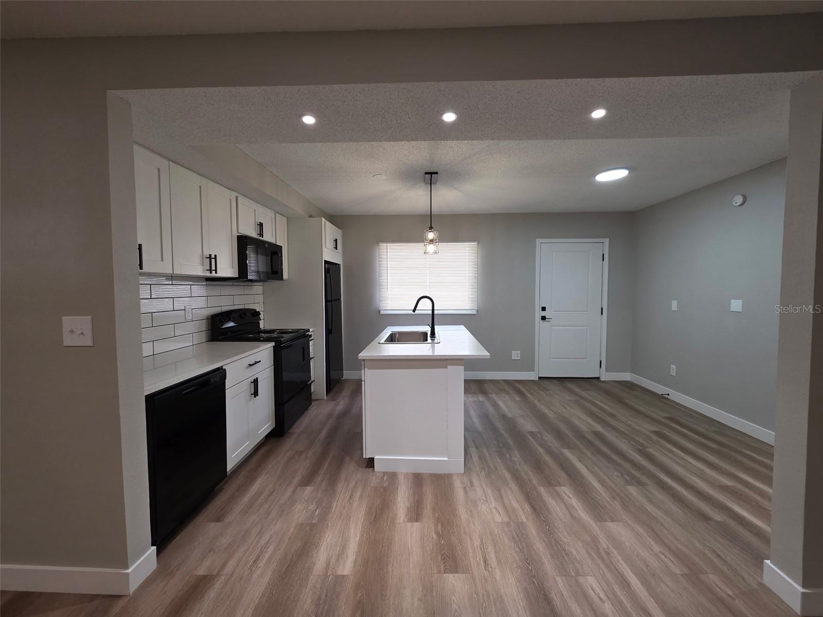 HUSSONS ADD - Residential Lease