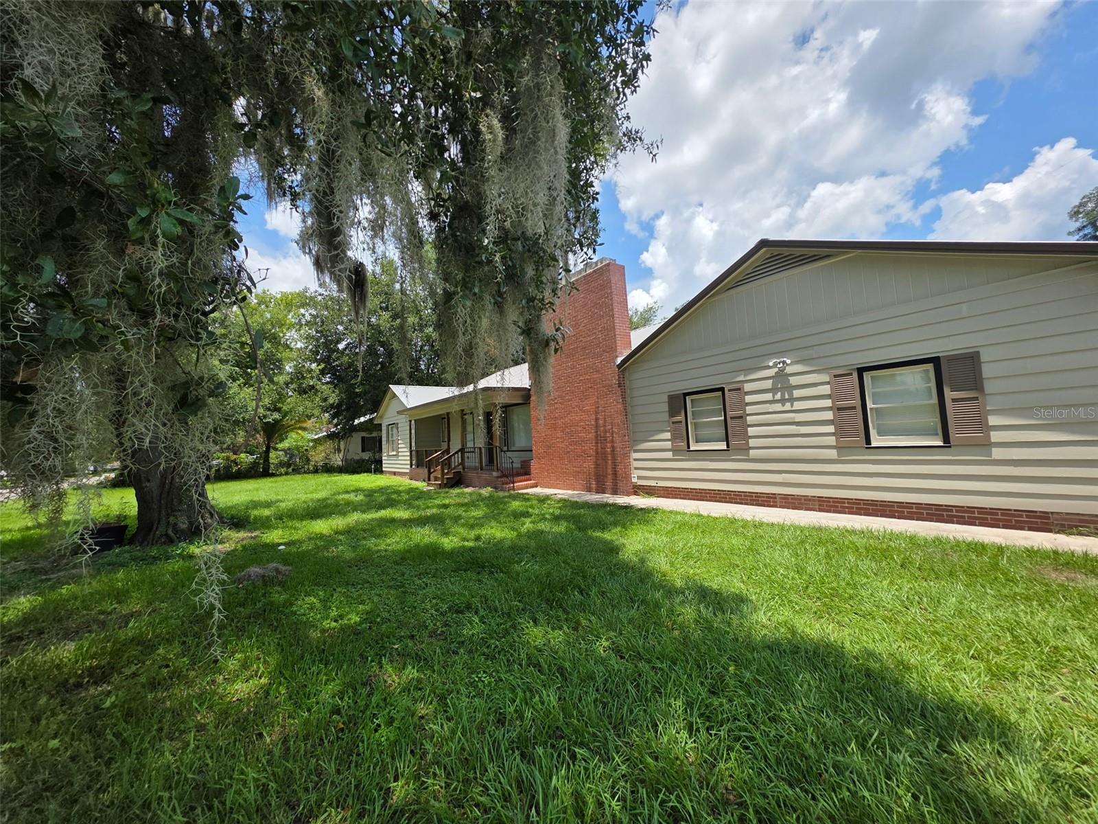 HUSSONS ADD - Residential Lease