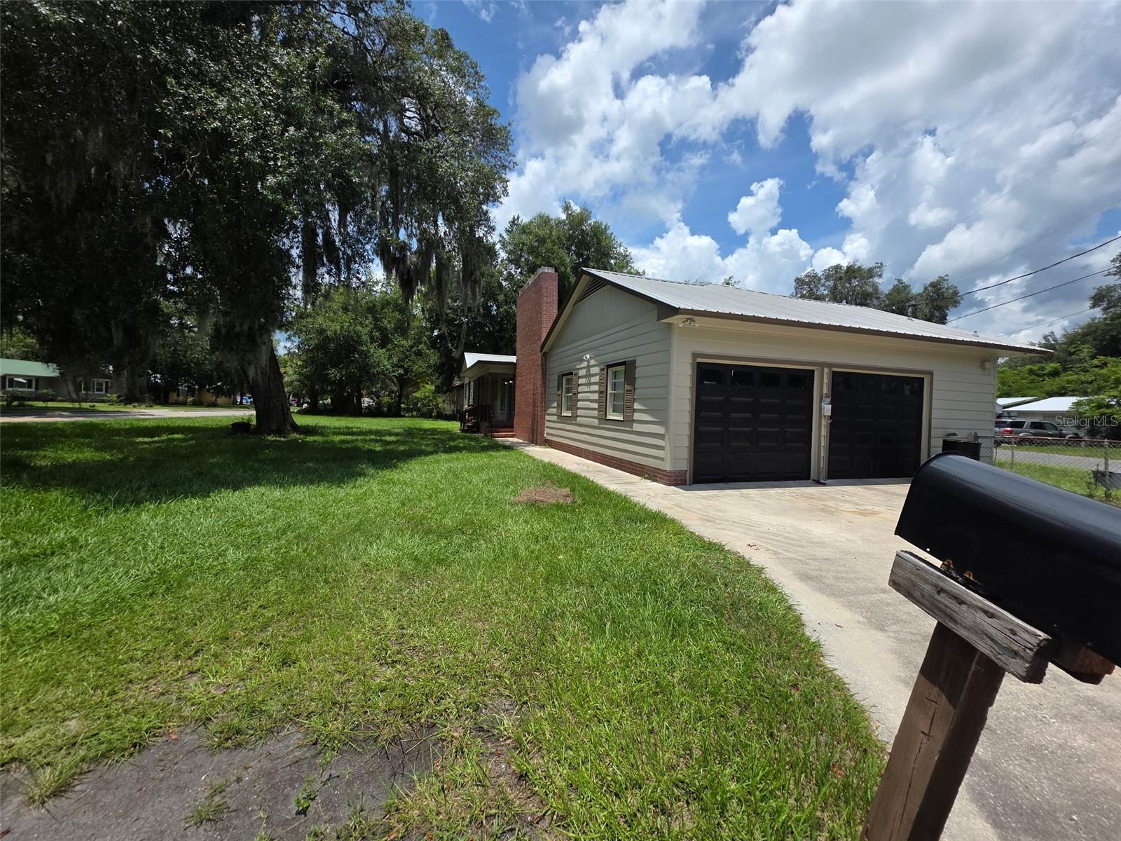 HUSSONS ADD - Residential Lease