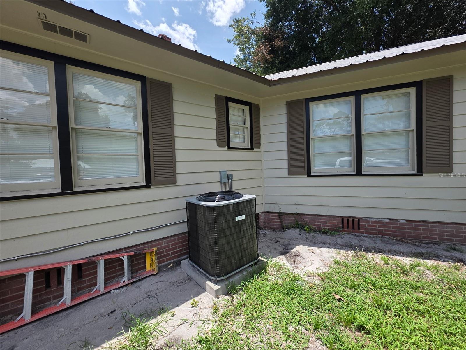 HUSSONS ADD - Residential Lease