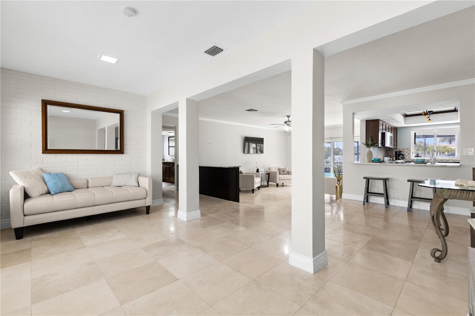 TIERRA VERDE - Residential