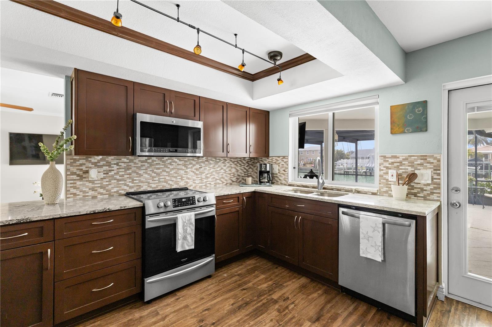 TIERRA VERDE - Residential