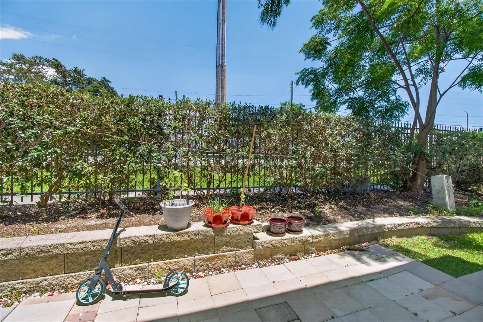 SUNSET POINTE TWNHMS - Residential