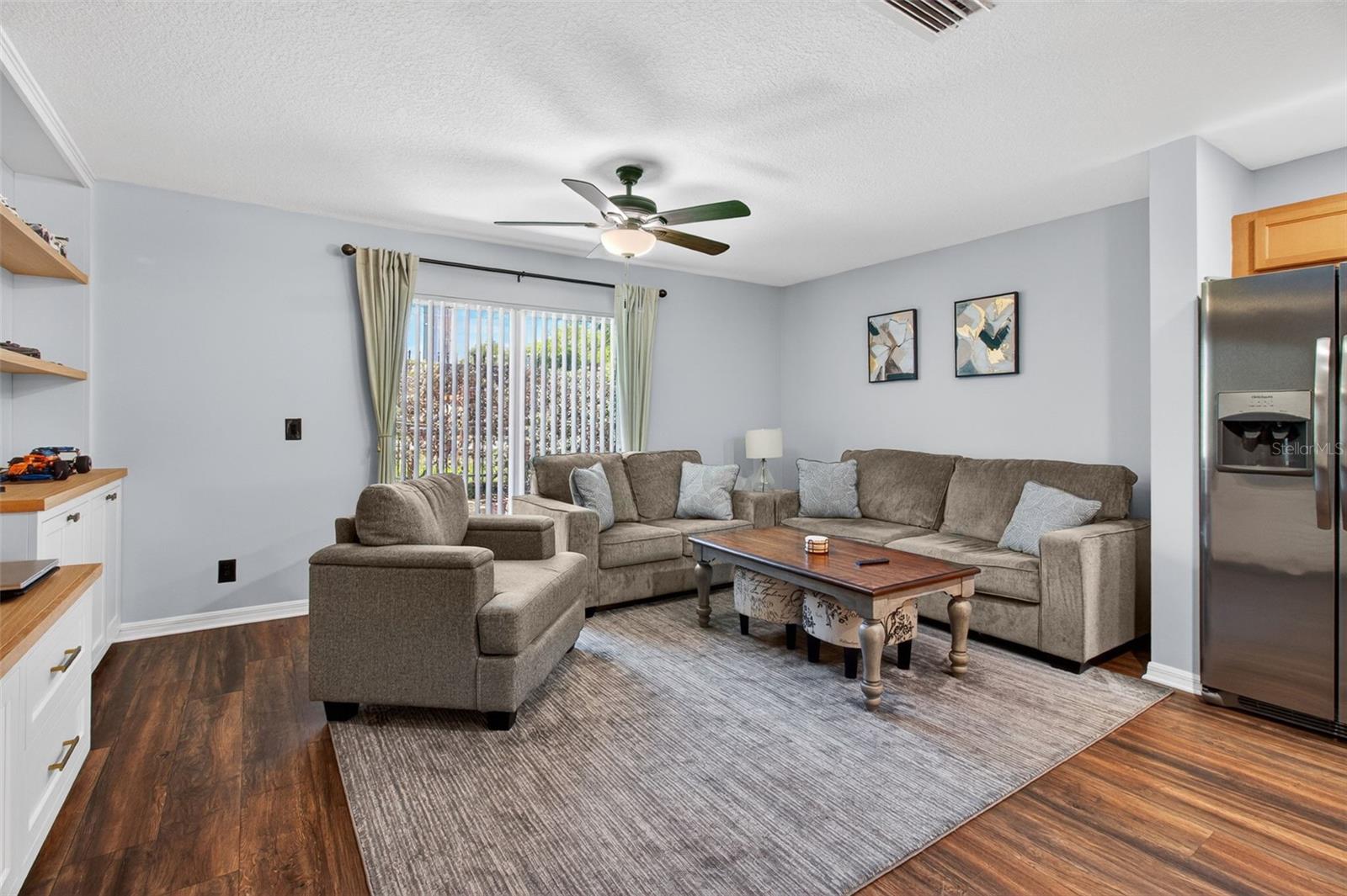 SUNSET POINTE TWNHMS - Residential