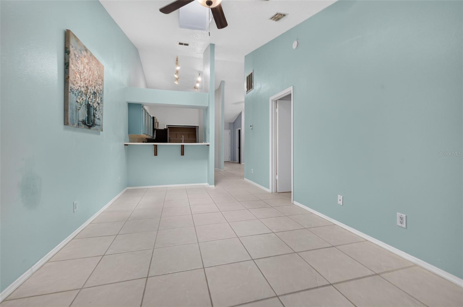 TOWNHOMES OF COUNTRY RUN PH - Residential