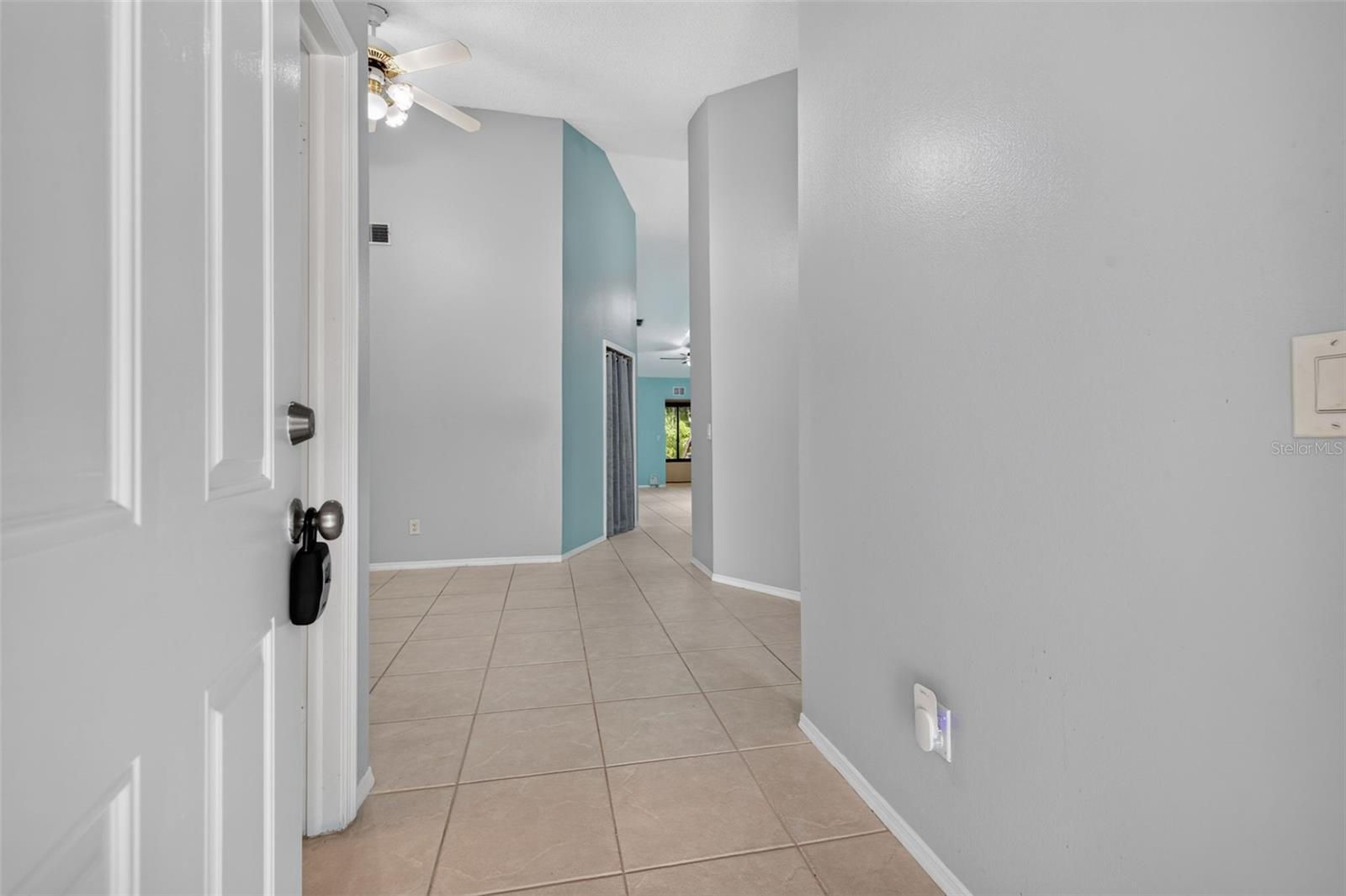 TOWNHOMES OF COUNTRY RUN PH - Residential
