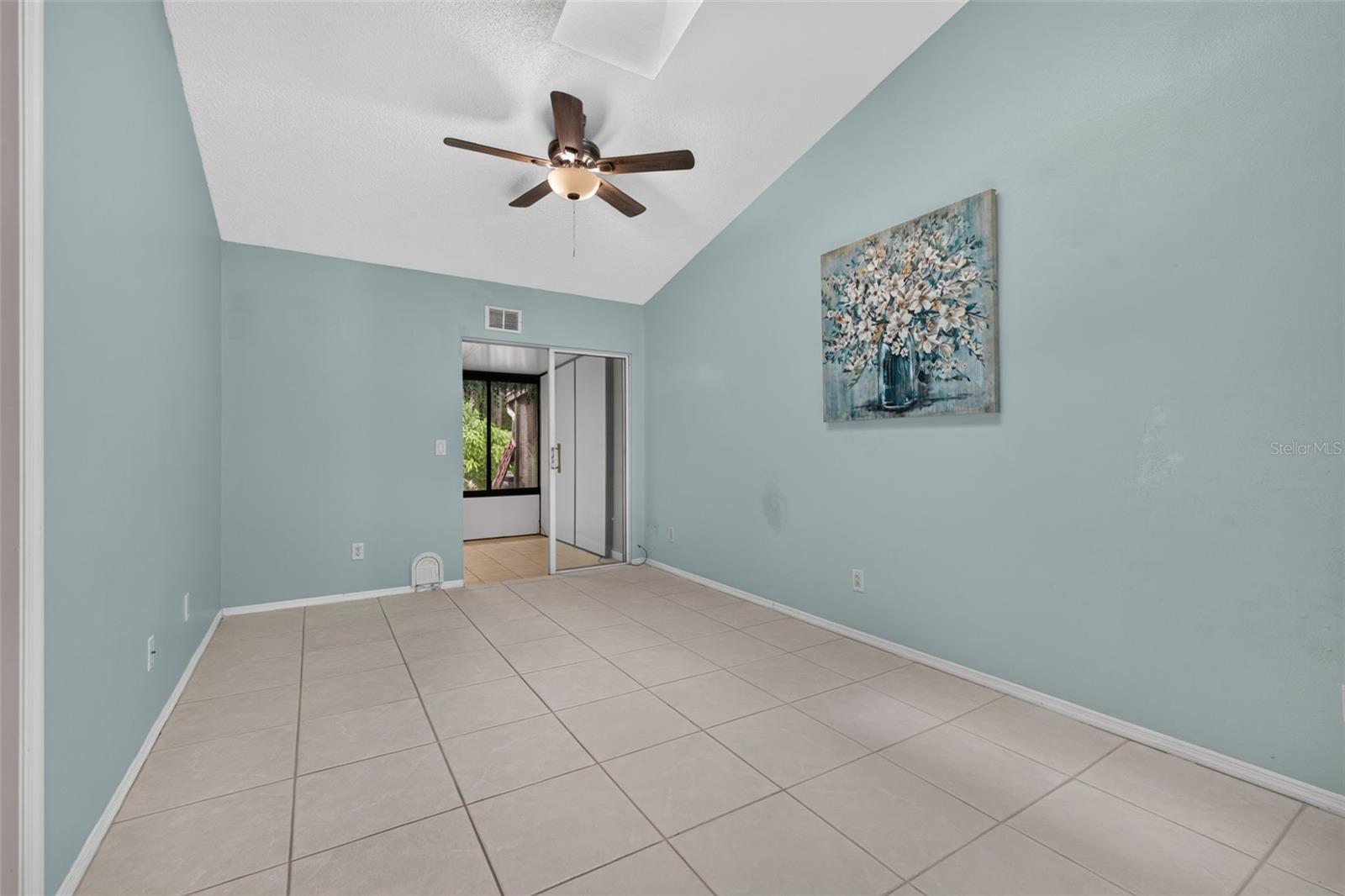 TOWNHOMES OF COUNTRY RUN PH - Residential