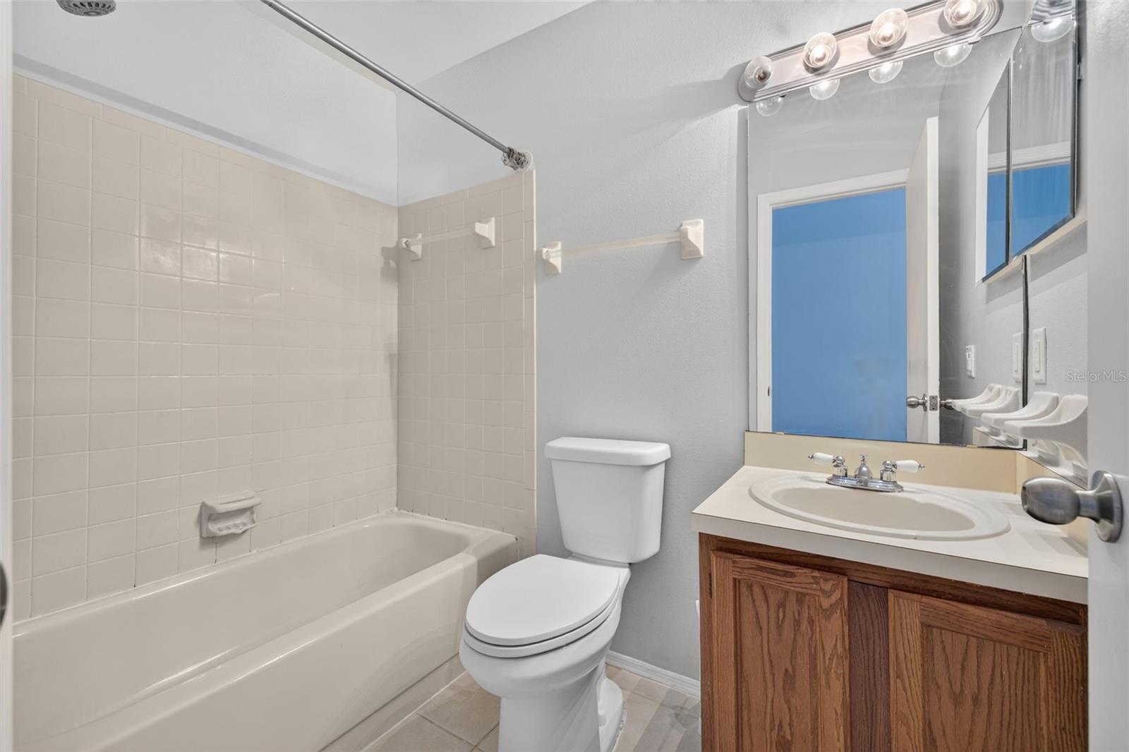 TOWNHOMES OF COUNTRY RUN PH - Residential