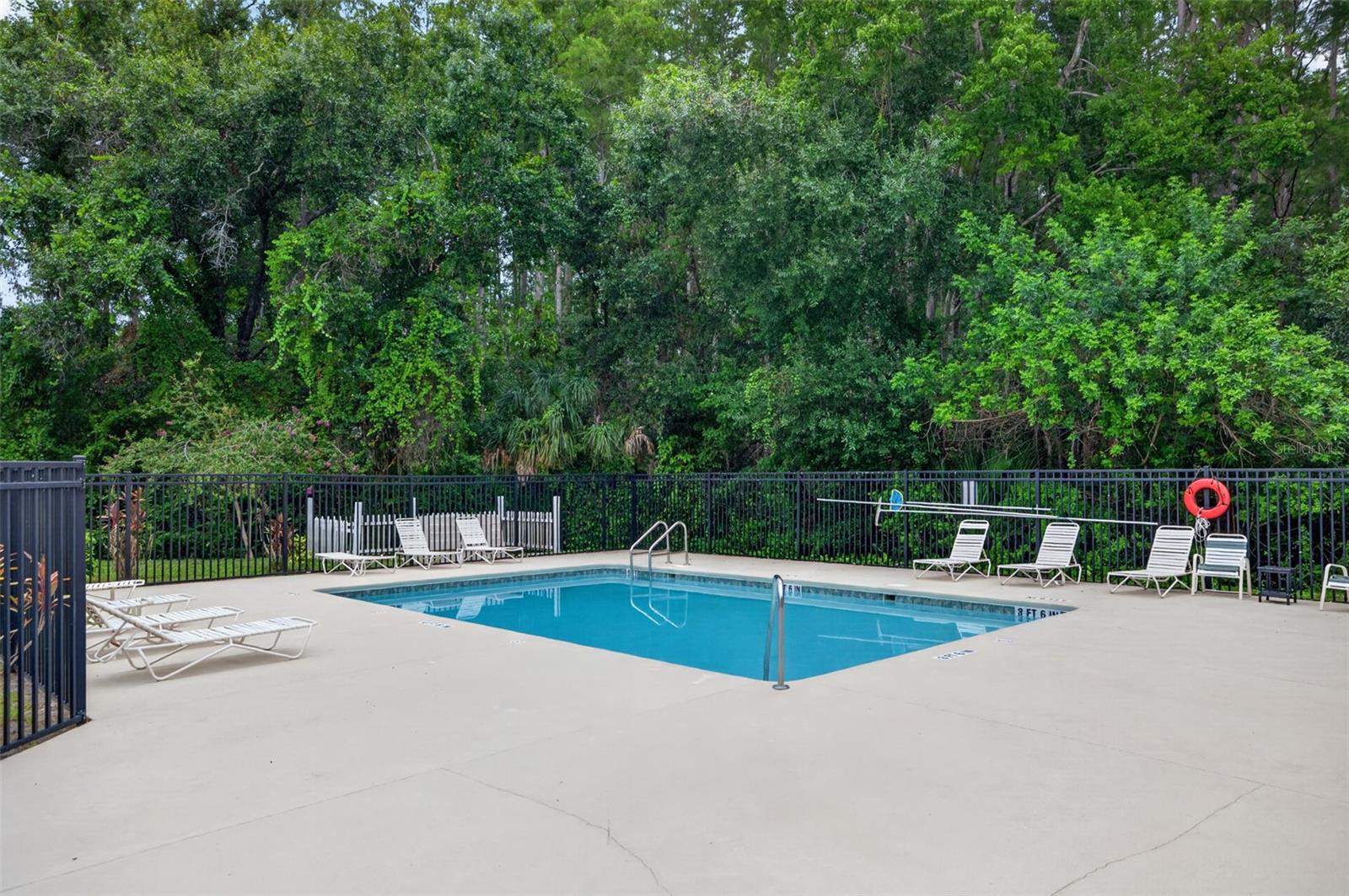 TOWNHOMES OF COUNTRY RUN PH - Residential