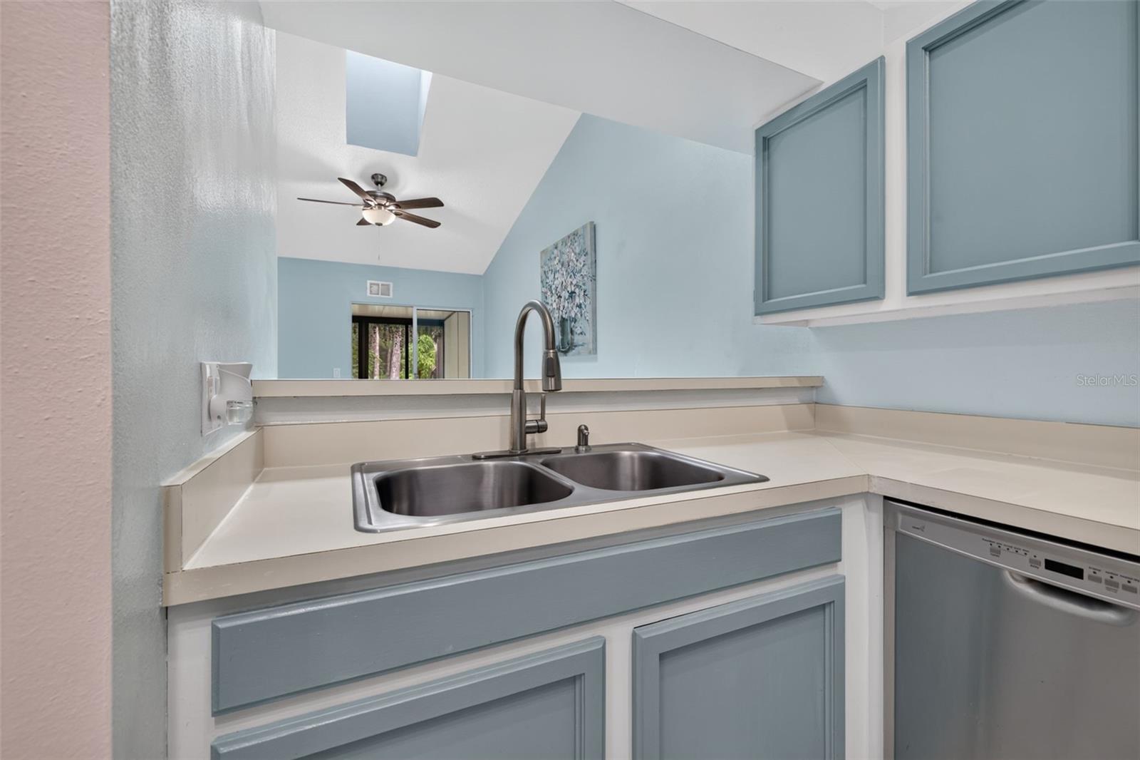 TOWNHOMES OF COUNTRY RUN PH - Residential