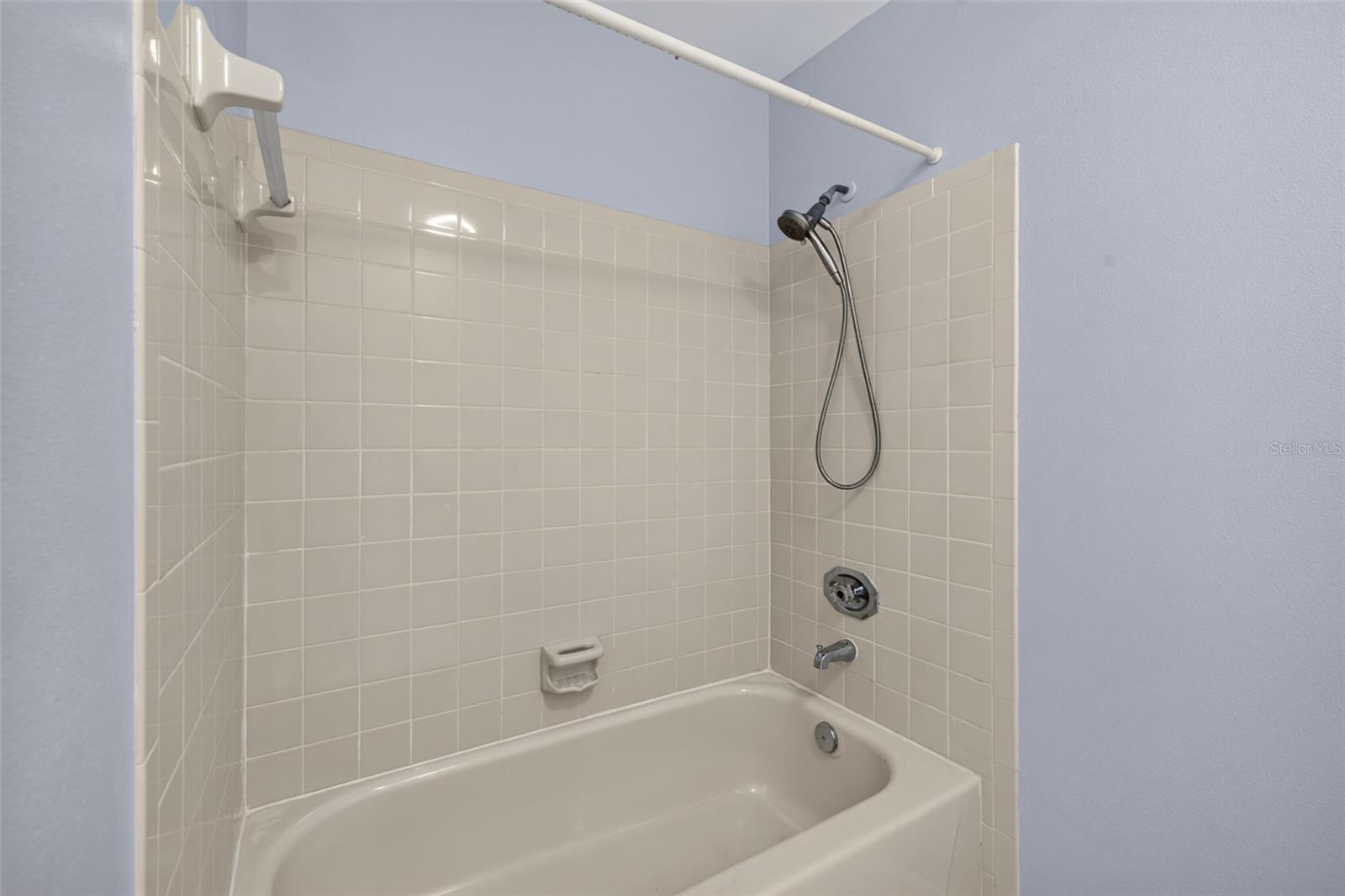 TOWNHOMES OF COUNTRY RUN PH - Residential