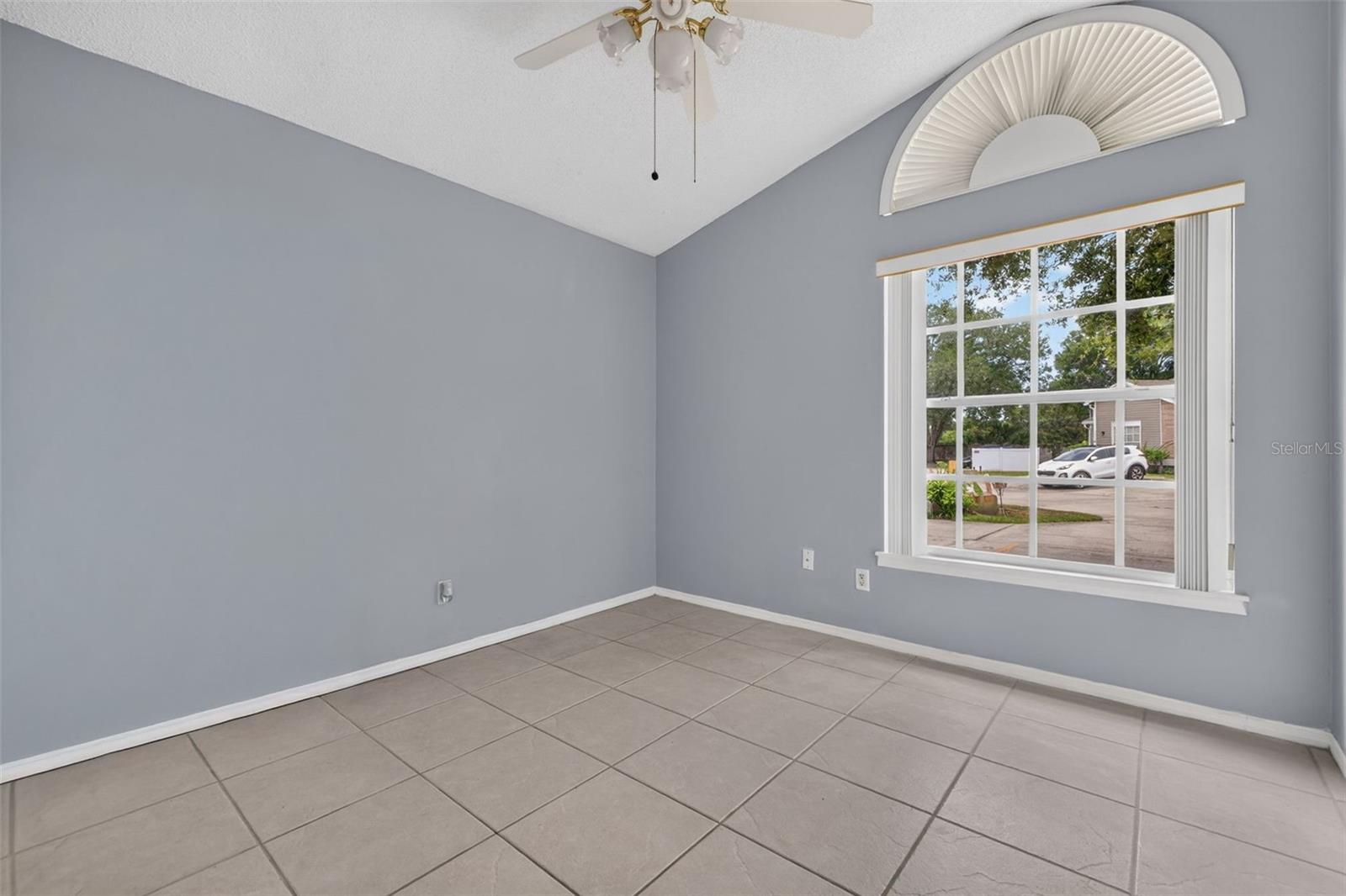 TOWNHOMES OF COUNTRY RUN PH - Residential