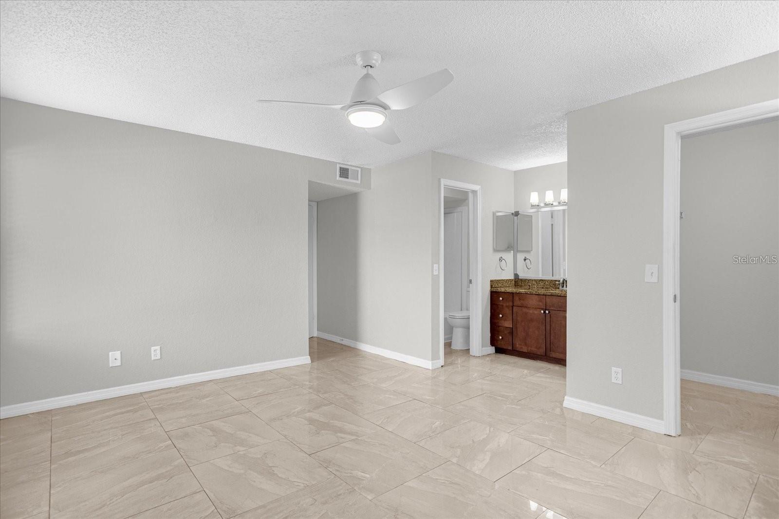 RESIDENCES/MILLENIA - Residential Lease