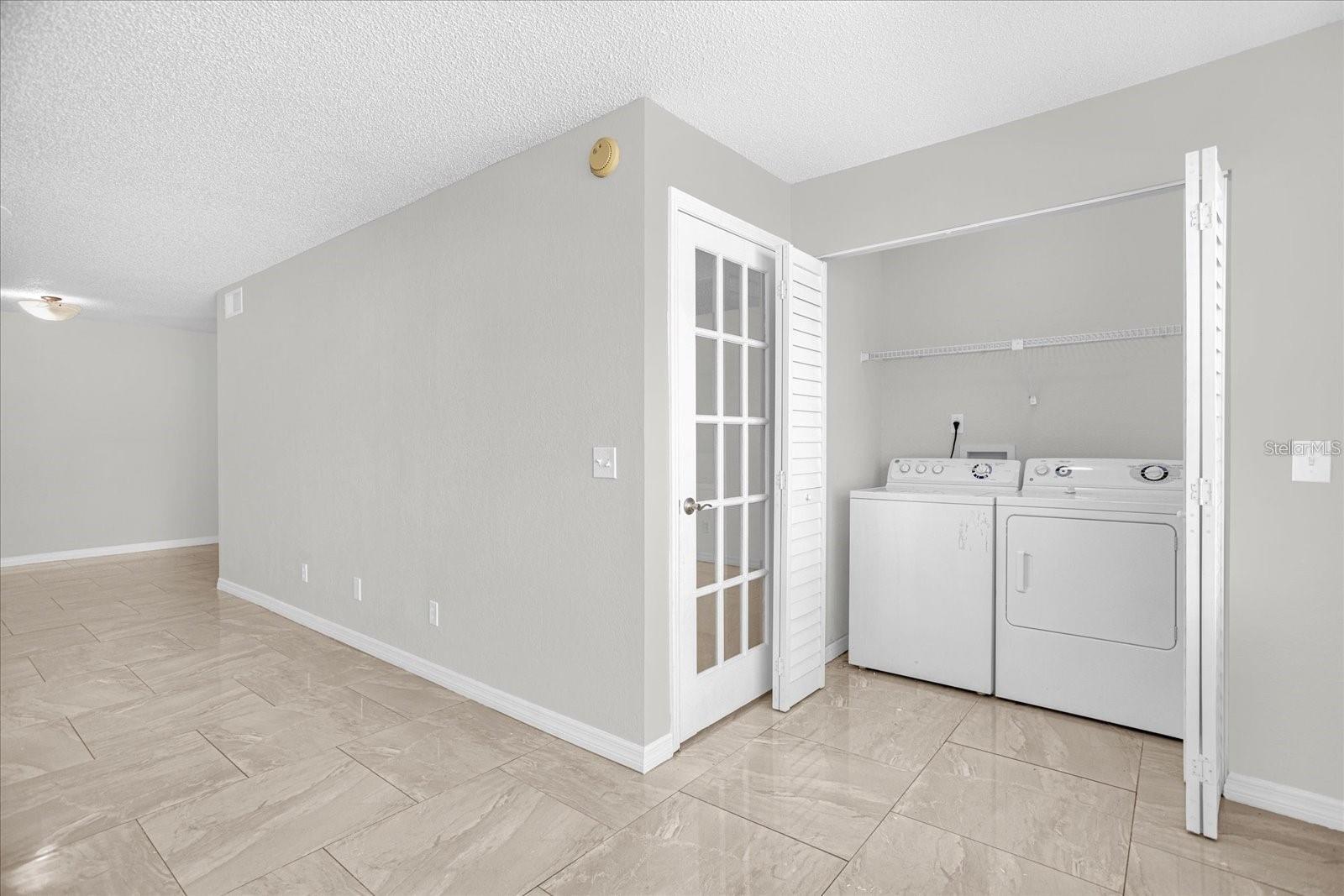 RESIDENCES/MILLENIA - Residential Lease