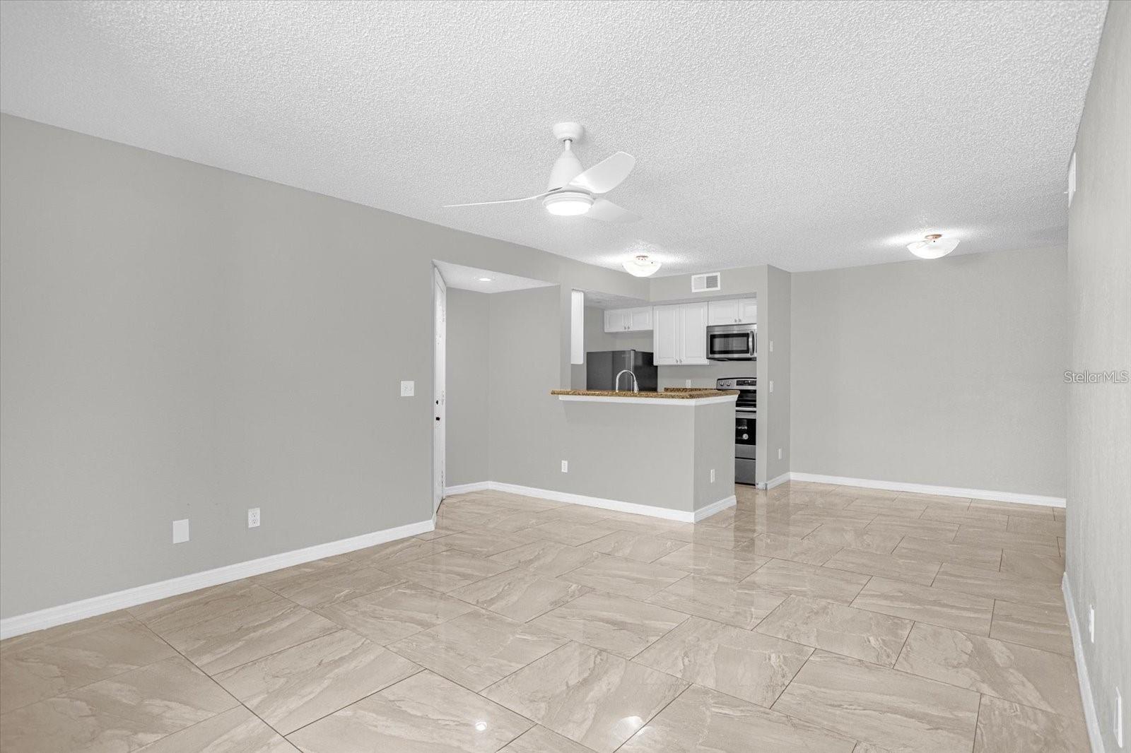 RESIDENCES/MILLENIA - Residential Lease
