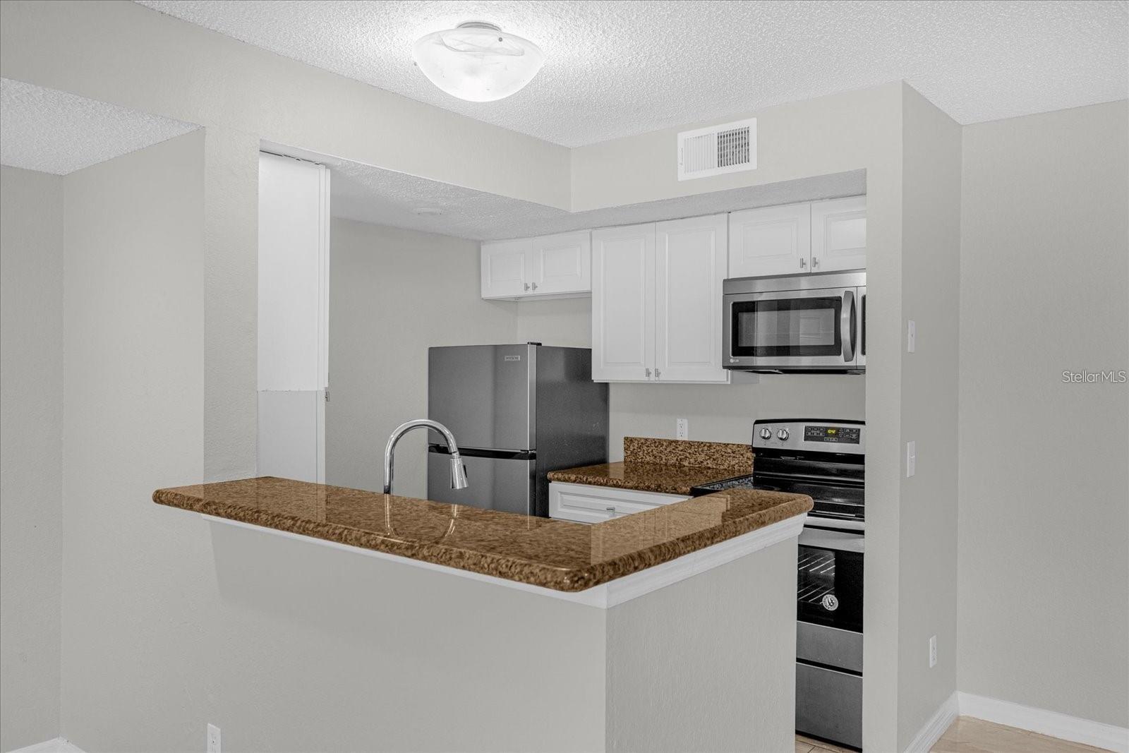 RESIDENCES/MILLENIA - Residential Lease