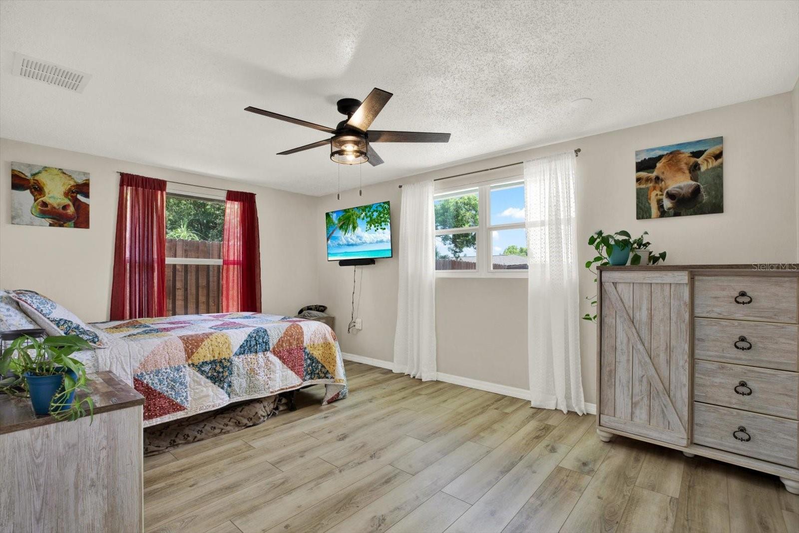 COLONIAL HILLS - Residential