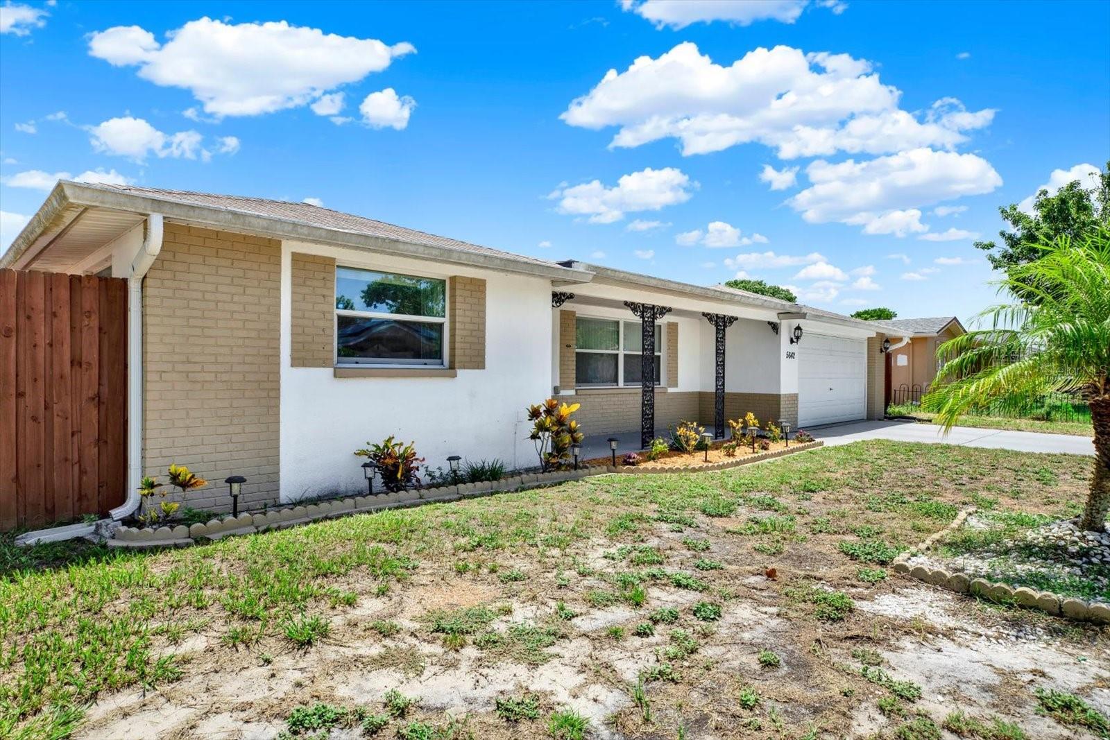 COLONIAL HILLS - Residential