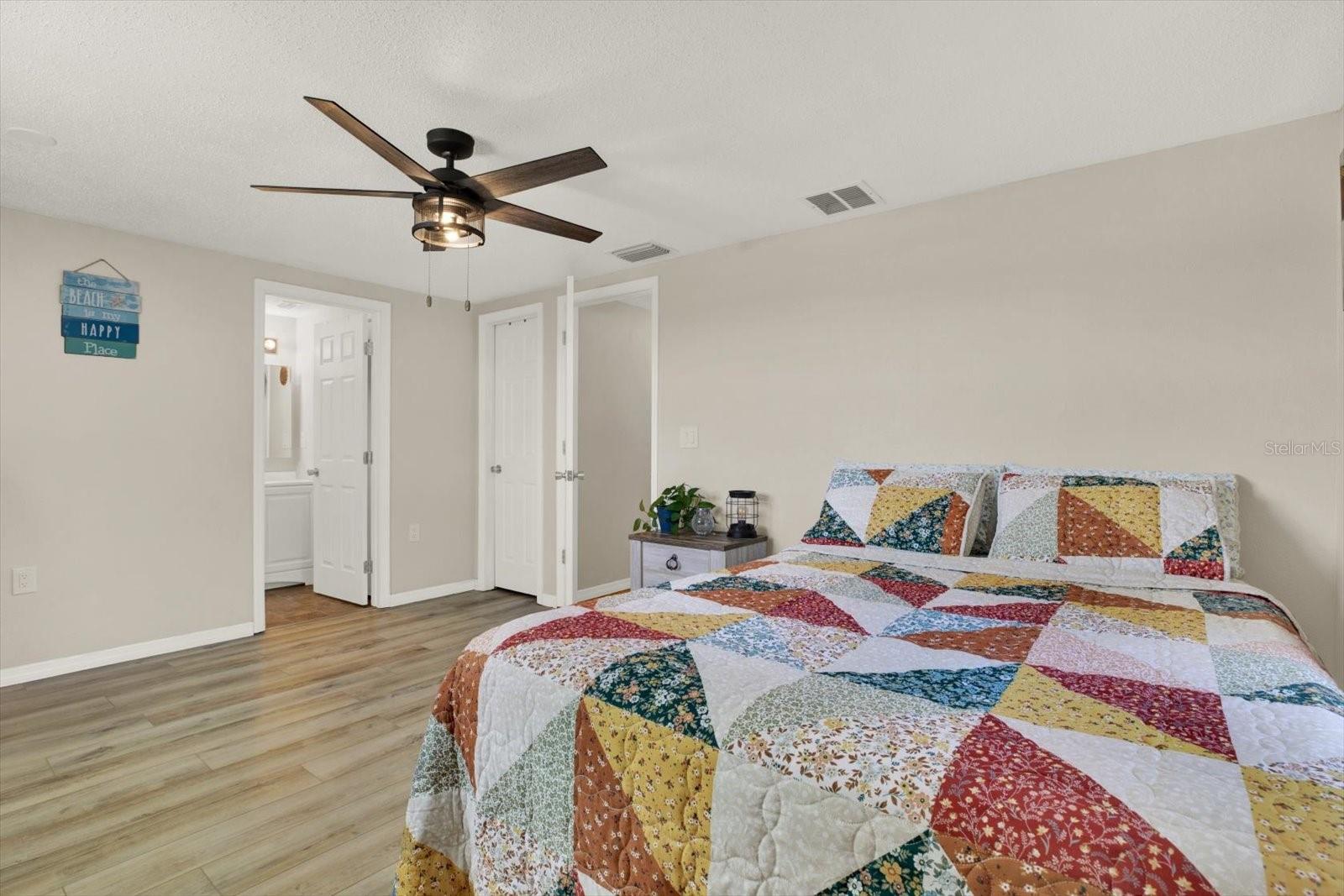 COLONIAL HILLS - Residential