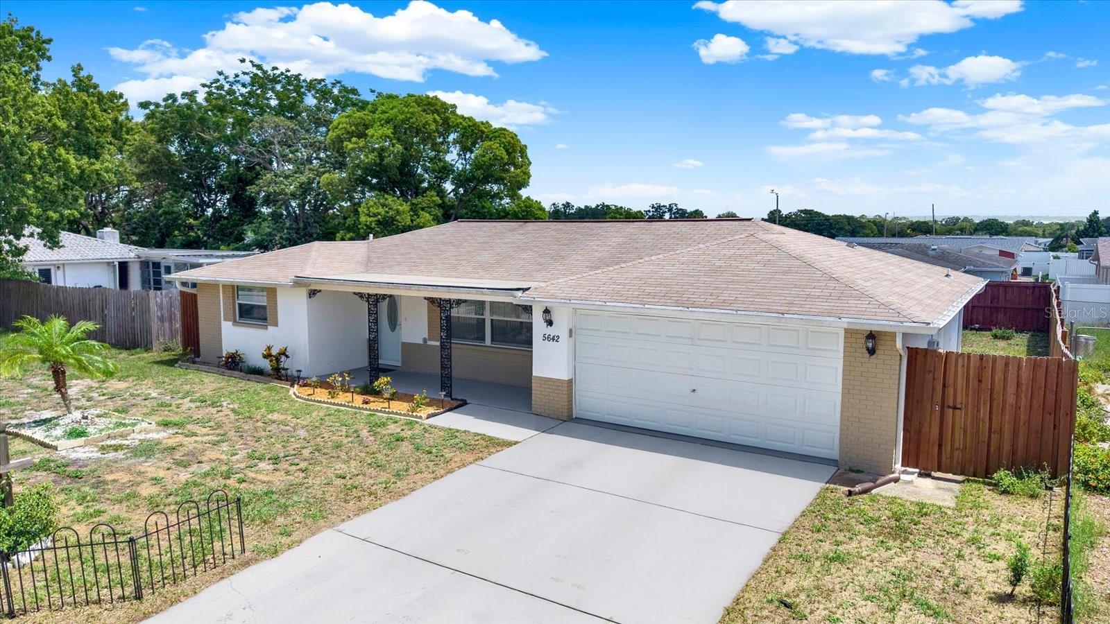 COLONIAL HILLS - Residential