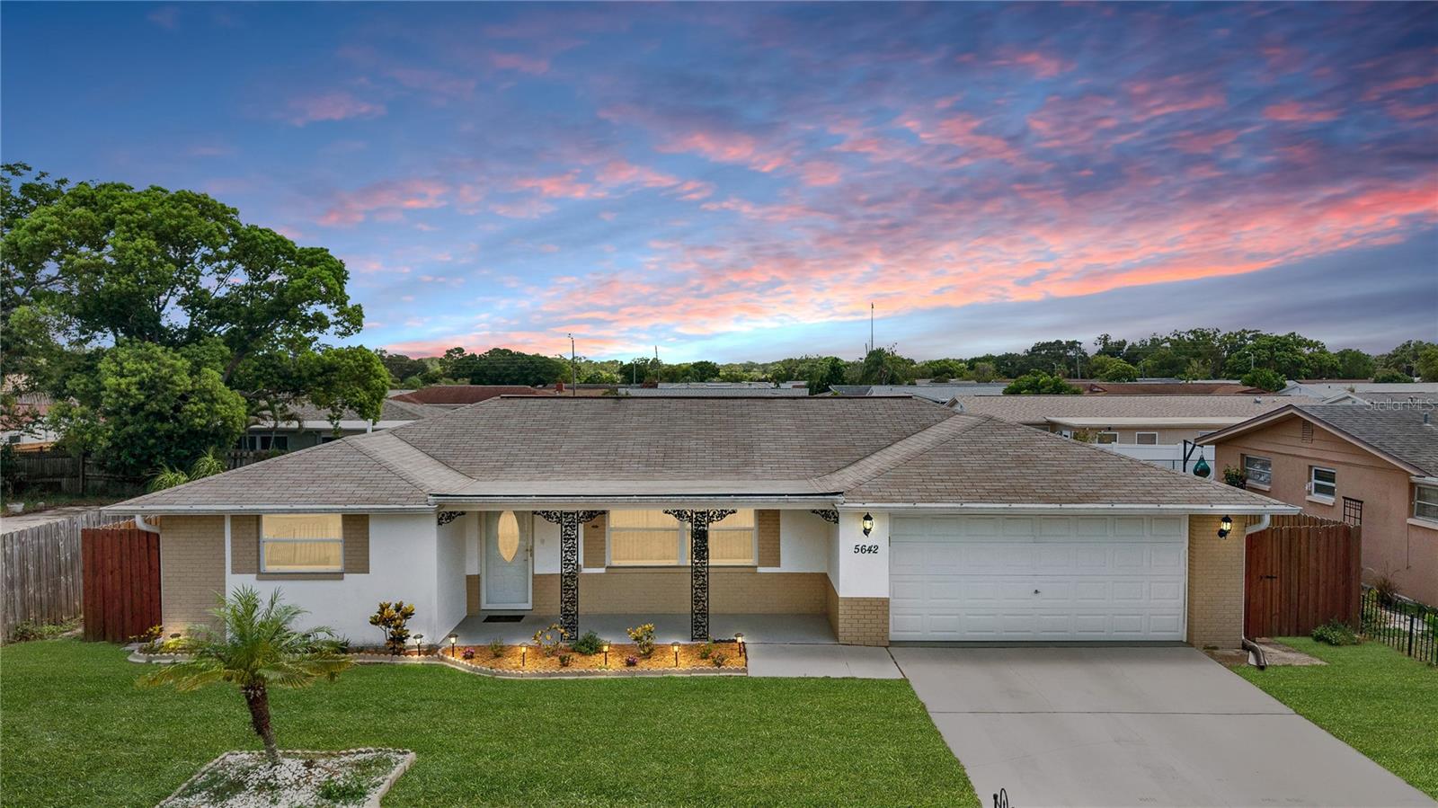 COLONIAL HILLS - Residential
