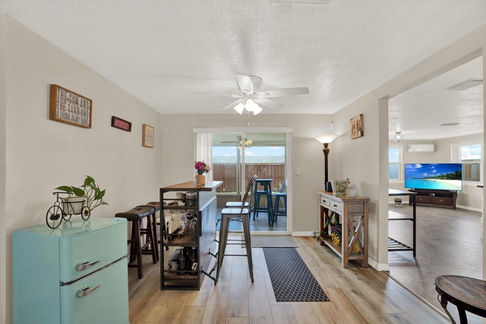 COLONIAL HILLS - Residential